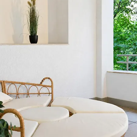 Pearl Mit 3 Betten Und 2 Parkplaetzen Nahe Der Messe